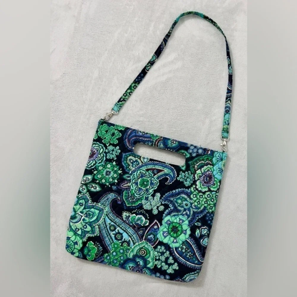 Vera Bradley - Picture 2 of 14